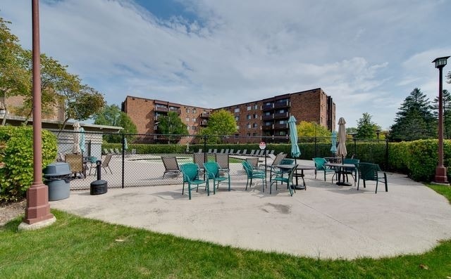 850 Wellington Ave Unit 304, Elk Grove Village, IL 60007 - photo 14