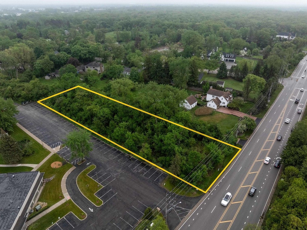 254 S St Marys Rd, Green Oaks, IL 60048