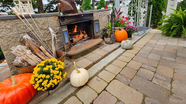 exterior space featuring a patio area