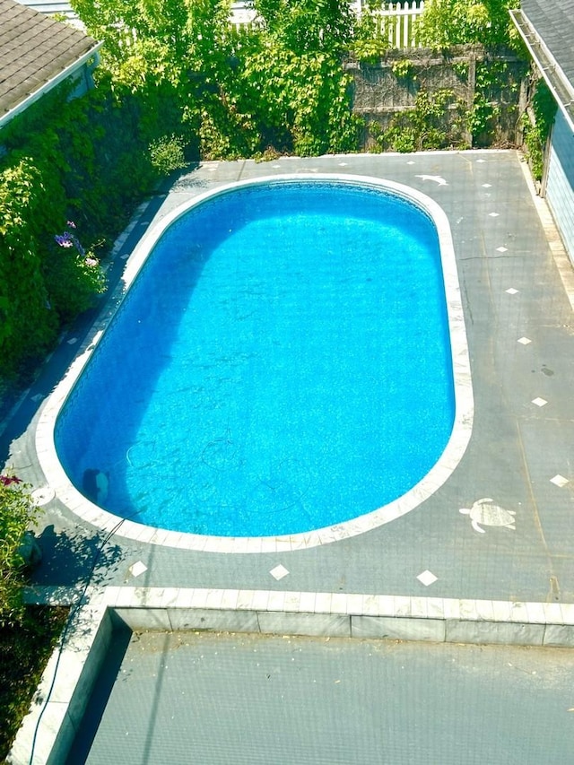1019 Rockland Rd, Lake Bluff, IL 60044 - view of swimming pool