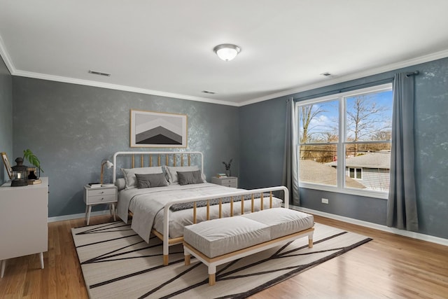 1019 Rockland Rd, Lake Bluff, IL 60044 - bedroom with light wood finished floors and crown molding