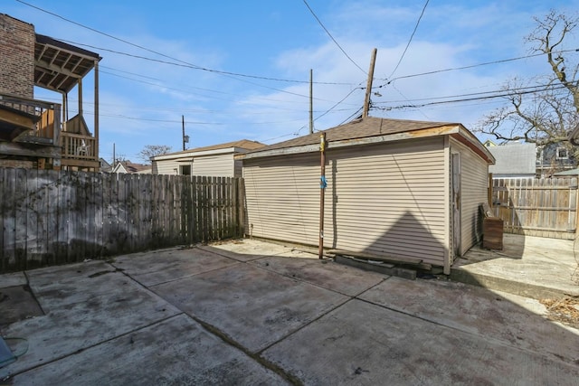 garage featuring fence