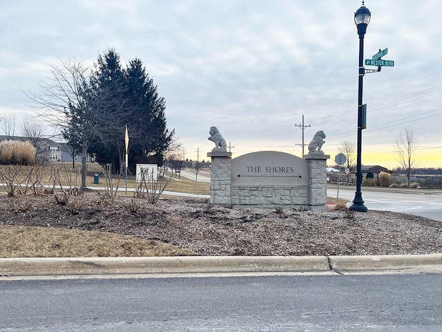 view of community / neighborhood sign