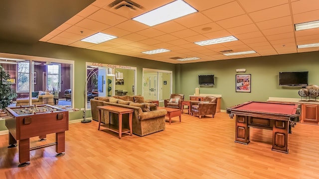 playroom featuring billiards, baseboards, visible vents, light wood-style floors, and a paneled ceiling