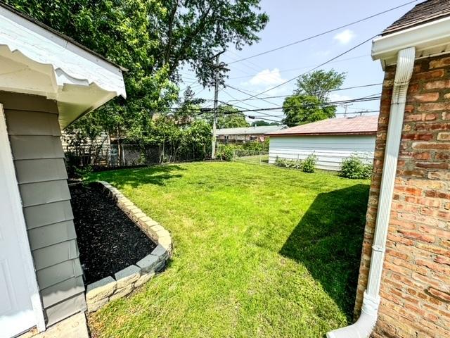 13110 W Playfield Dr, Crestwood, IL 60418 - view of yard