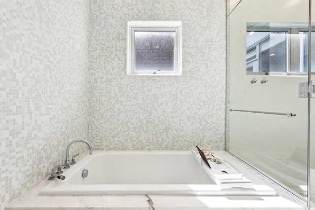 844 W Webster Ave, Chicago, IL 60614 - full bath with a garden tub