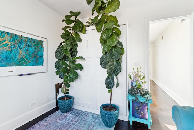 844 W Webster Ave, Chicago, IL 60614 - interior space featuring baseboards