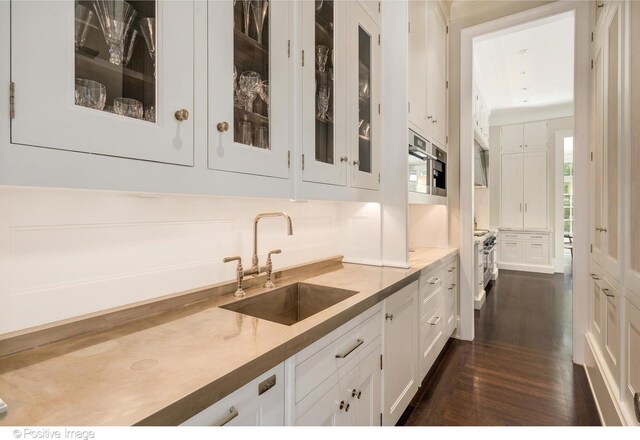 1853 N Burling St, Chicago, IL 60614 - bar with a sink and dark wood-style flooring