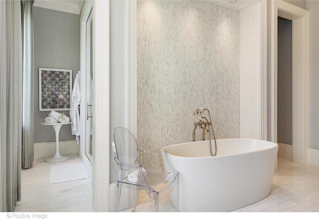 1853 N Burling St, Chicago, IL 60614 - full bath featuring a soaking tub