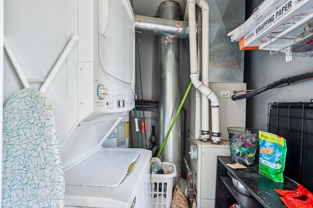 1943 N Whipple St, Chicago, IL 60647 - laundry area with stacked washing machine and dryer