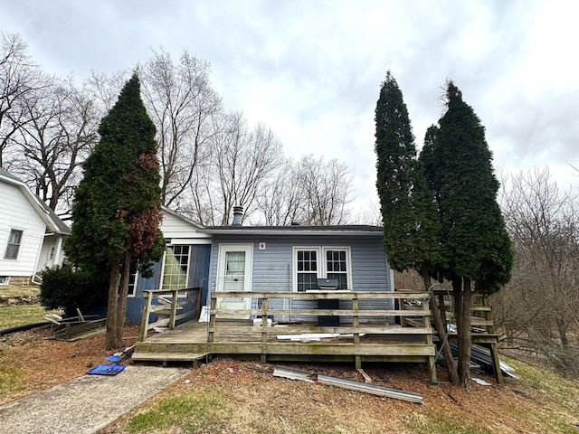 view of front facade featuring a deck