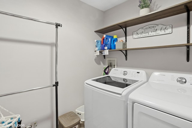 639 Concord Way, Prospect Heights, IL 60070 - laundry room with laundry area and independent washer and dryer