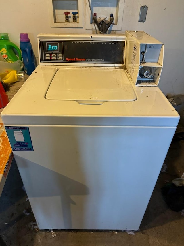 washroom with washer and dryer