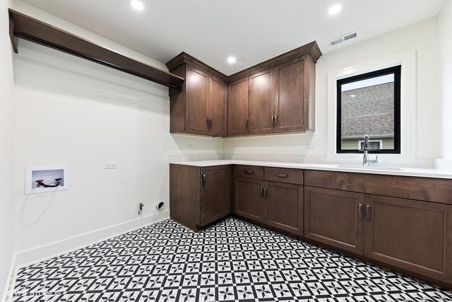 260 E Grantley Ave, Elmhurst, IL 60126 - clothes washing area with hookup for a gas dryer, a sink, cabinet space, recessed lighting, and hookup for a washing machine