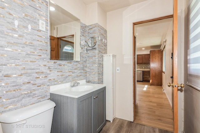 706 N Mavis Ln, Addison, IL 60101 - photo 18
