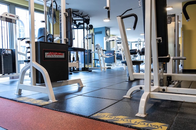 440 N Wabash St Unit 1807, Chicago, IL 60611 - view of gym