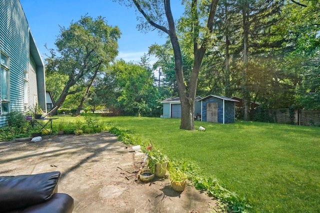 3917 Sunset Ave, Markham, IL 60428 - view of yard with fence and an outdoor structure