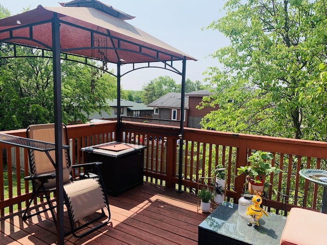 5621 Fernwood Ct, Matteson, IL 60443 - deck with a gazebo