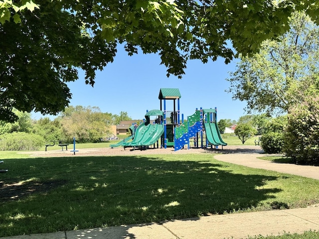 55 W Green Meadows Blvd, Streamwood, IL 60107 - photo 13