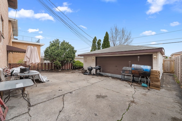 349 Yates Ave, Calumet City, IL 60409 - detached garage with fence