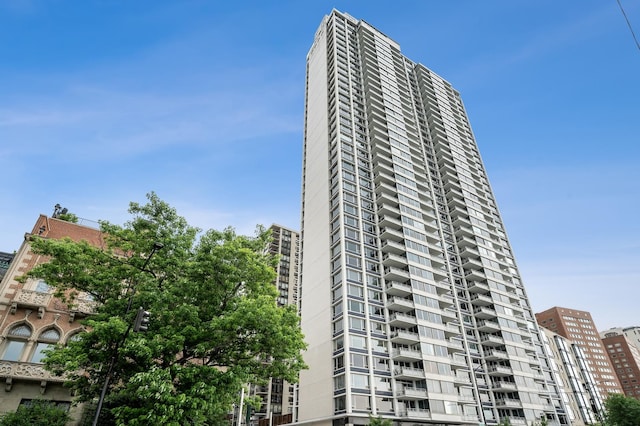 1300 N Lake Shore Dr Unit 25B, Chicago, IL 60610 - view of apartment building / complex
