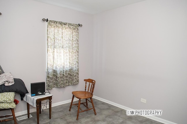 2152 W 19th St, Chicago, IL 60608 - sitting room with baseboards