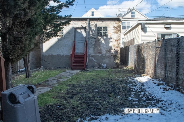 2152 W 19th St, Chicago, IL 60608 - view of yard featuring a fenced backyard