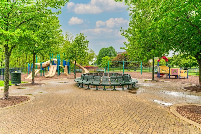 4553 W Hill Ave Unit 3, Waukegan, IL 60085 - view of community play area