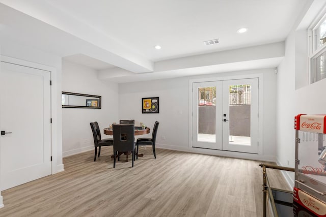 1522 W Wolfram St, Chicago, IL 60657 - dining area with recessed lighting, baseboards, light wood-type flooring, and visible vents