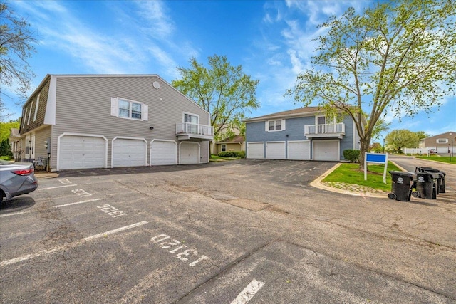 1330 Woodcutter Ln, Wheaton, IL 60189 - view of side of property