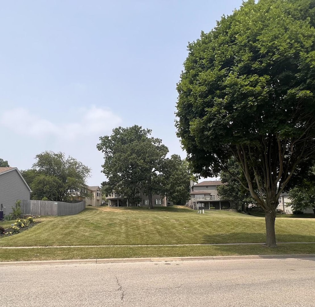640 Highland Springs Dr, Elgin, IL 60123