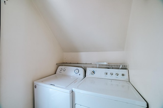 245 E 4th Ave, Clifton, IL 60927 - clothes washing area with separate washer and dryer and laundry area