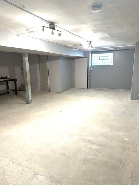 7643 S Paxton Ave, Chicago, IL 60649 - photo 16