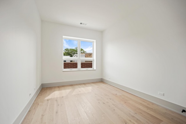 1548 W Ardmore Ave Unit 2F, Chicago, IL 60660 - unfurnished room with light wood finished floors