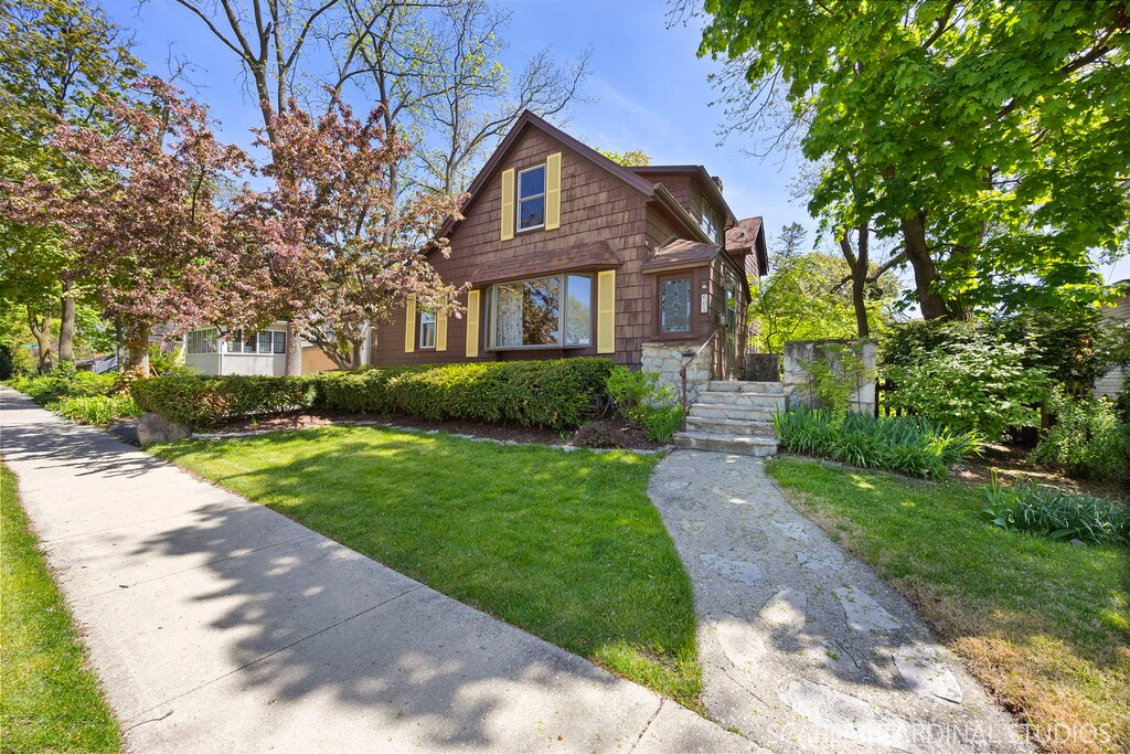 605 N President St, Wheaton, IL 60187 - photo 1