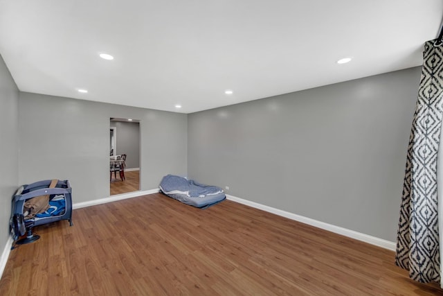 127 Tottenham Ln, Elk Grove Village, IL 60007 - interior space with recessed lighting, wood finished floors, and baseboards