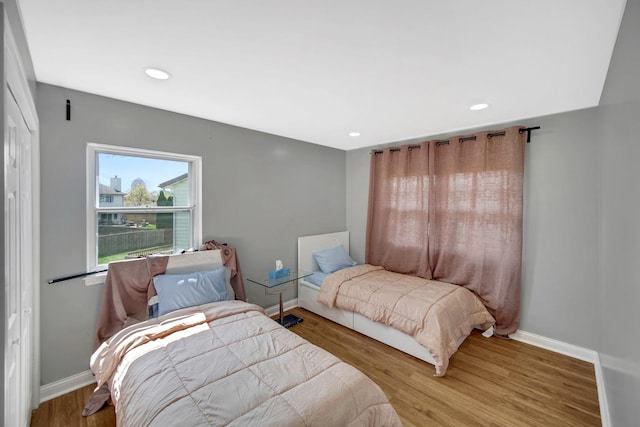 127 Tottenham Ln, Elk Grove Village, IL 60007 - bedroom featuring baseboards, recessed lighting, and wood finished floors
