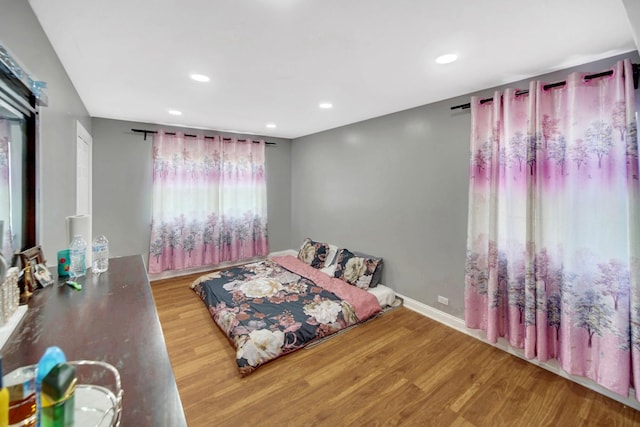 127 Tottenham Ln, Elk Grove Village, IL 60007 - bedroom with recessed lighting and wood finished floors