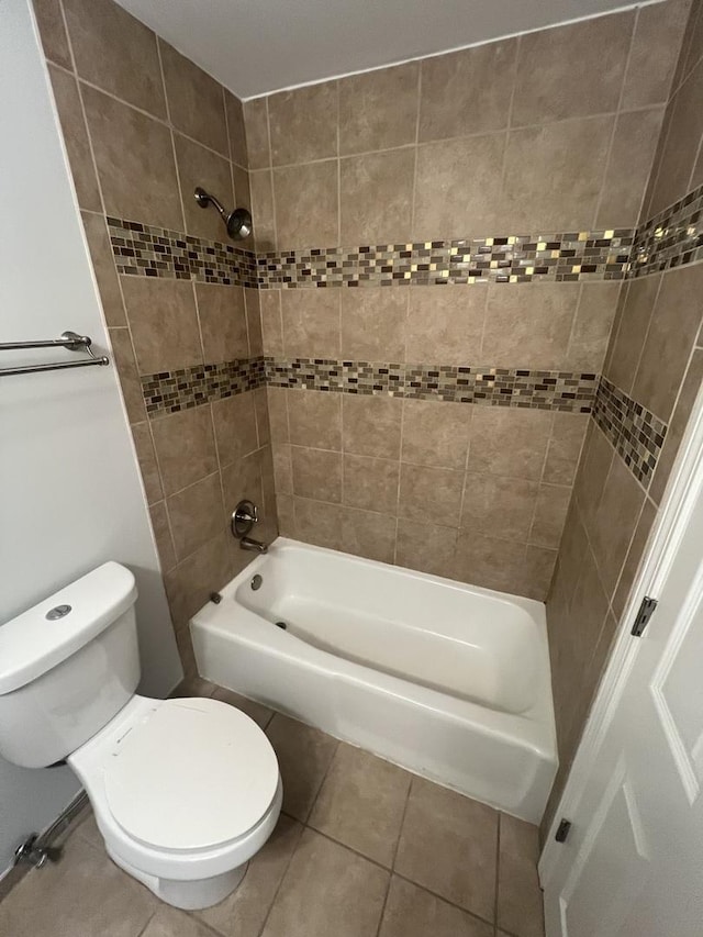 6150 N Kenmore Ave Unit 15B, Chicago, IL 60660 - full bath with toilet, shower / washtub combination, and tile patterned flooring