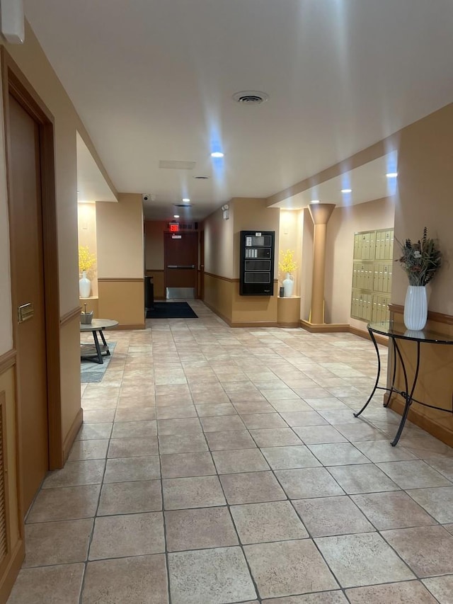 6150 N Kenmore Ave Unit 15B, Chicago, IL 60660 - view of lobby