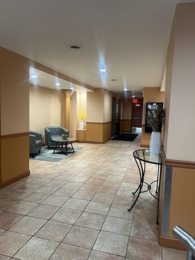 6150 N Kenmore Ave Unit 15B, Chicago, IL 60660 - view of community lobby