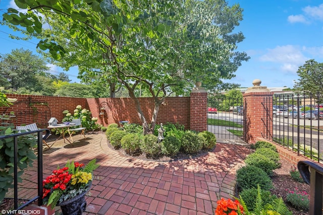 628 Franklin St, Geneva, IL 60134 - photo 3