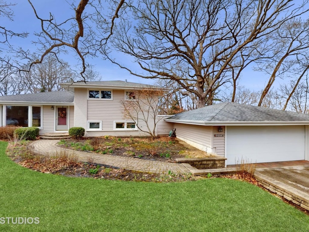265 W Ln, Lake Zurich, IL 60047 - view of front of property with a front lawn