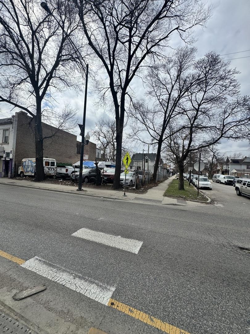 652 N Cicero Ave, Chicago, IL 60644