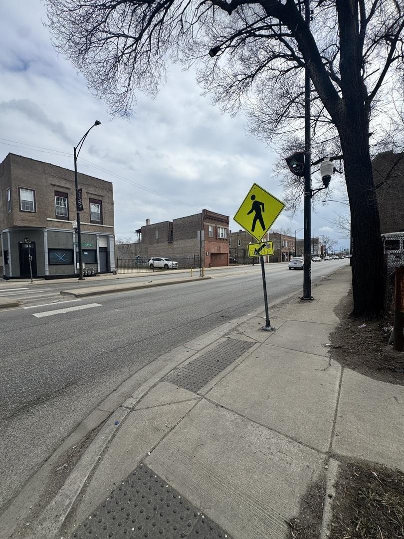 652 N Cicero Ave, Chicago, IL 60644