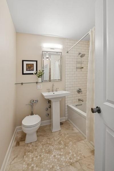1555 N Dearborn Pkwy Unit 25Ab, Chicago, IL 60610 - bathroom with tile patterned floors, shower / bath combo, toilet, and baseboards