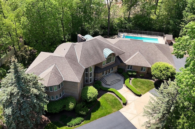 621 Chatfield Rd, New Lenox, IL 60451 - view of subject property with a pool