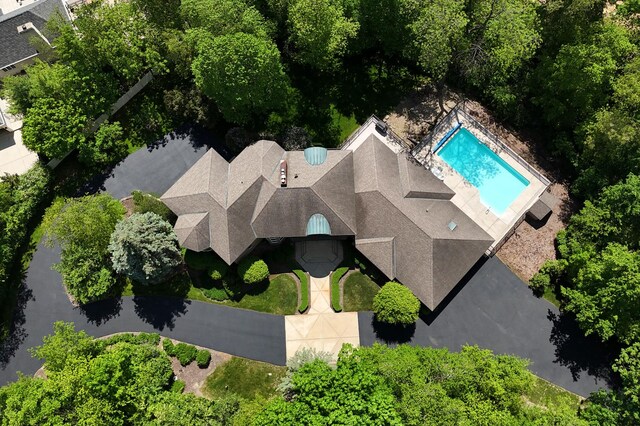 621 Chatfield Rd, New Lenox, IL 60451 - bird's eye view of a pool area