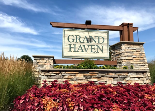 696 S Wellston Ln, Romeoville, IL 60446 - view of community sign