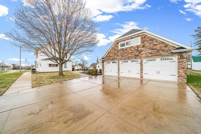 2513 Woods St, West Brooklyn, IL 61378 - garage with concrete driveway